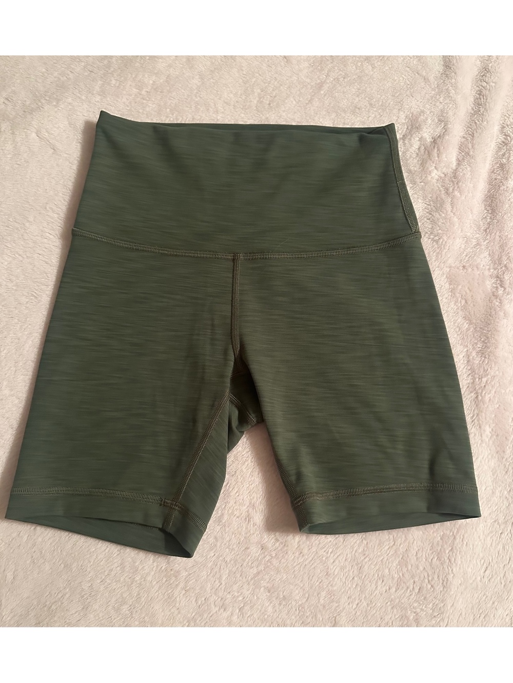 Lululemon Base Pace High-Rise Shorts 8" - Green - Size 4